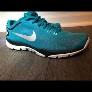 Women’s Nike Training/Running Shoes - 9